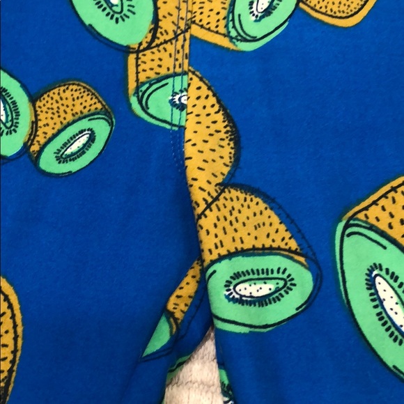 LULAROE LEGGINGS - Picture 4 of 5